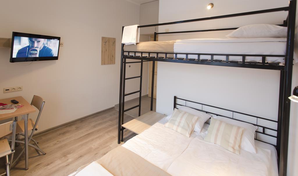 Arcus Premium Hostel Varsó Kültér fotó